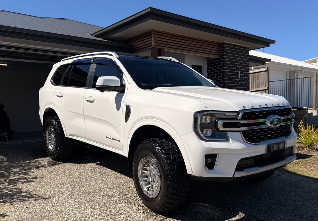 White Ford Everest Platinum with black tyres